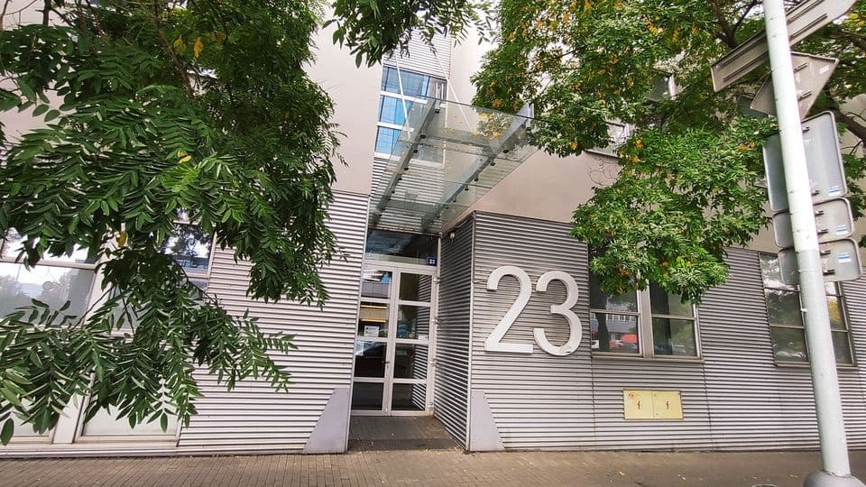 J23 